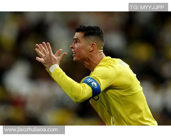 全球足球三大传奇球星盘点：梅西、C罗与贝利谁才是永恒之王